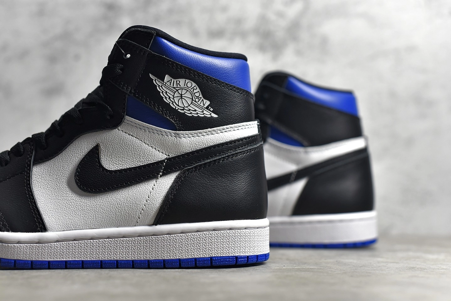 Air Jordan 1 Retro High OG “White Royal”