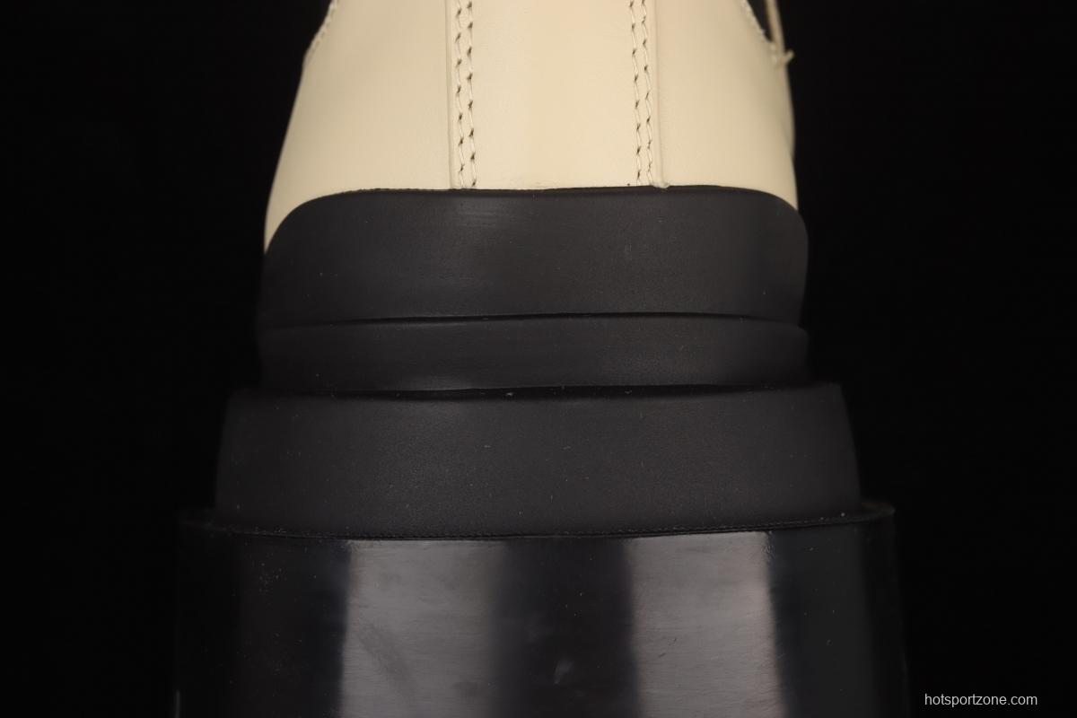 Casual leather boots in Bottega Veneta