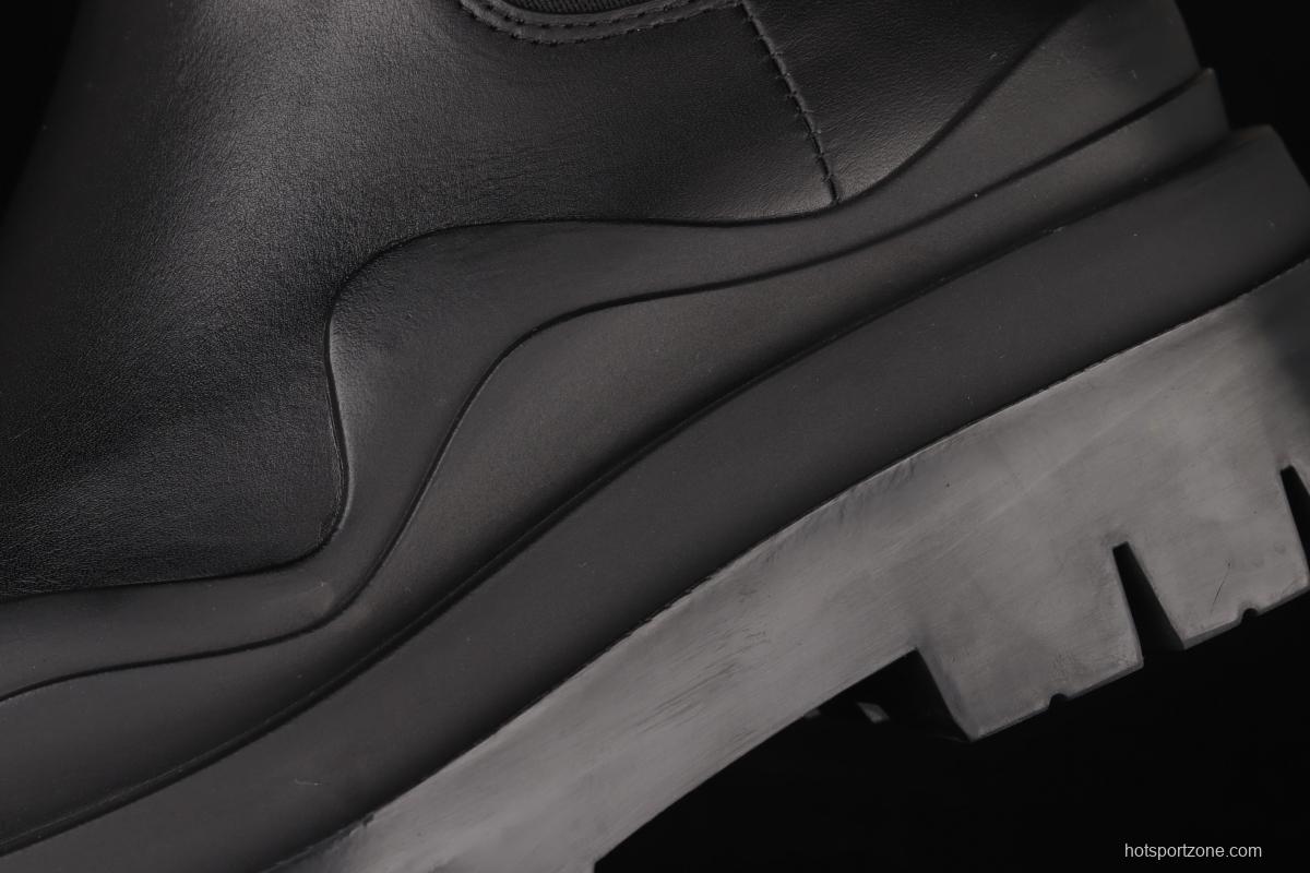 Casual leather boots in Bottega Veneta