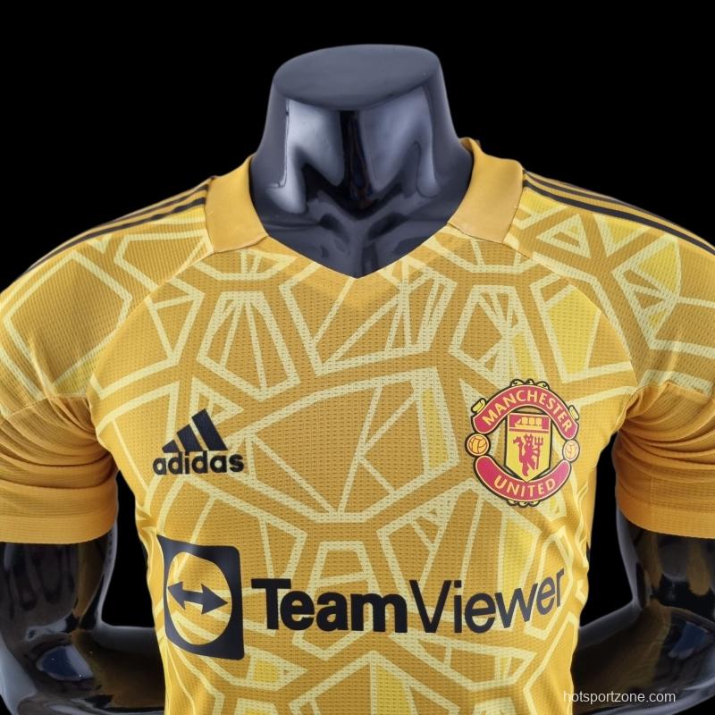 Player Version 22/23 Manchester United Yellow Goalkeeper