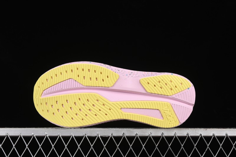 HOKA ONE ONE MACH 6 Flagship Racing Shoes with Carbon Plate Technology and Asymmetric Design - 1147810 PGH