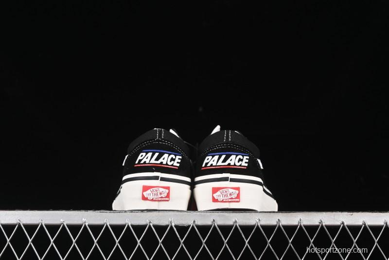 Vans Old Skool Low-Top Retro Skate Shoes in Black & White - VN0A5KRXBA2