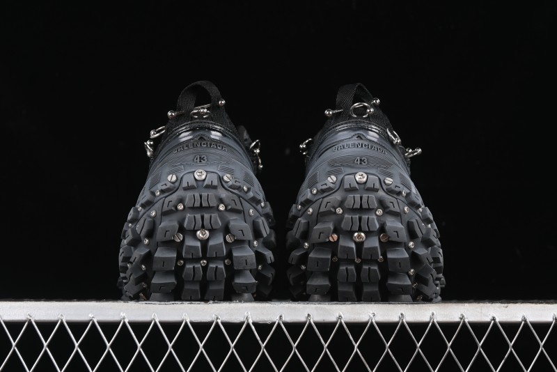 Balenciaga Defender Rubber Platform Sneakers Low-Top Combat Outdoor Shoes with Studded Design and Exaggerated Tire Tread Sole - W2RAG1081