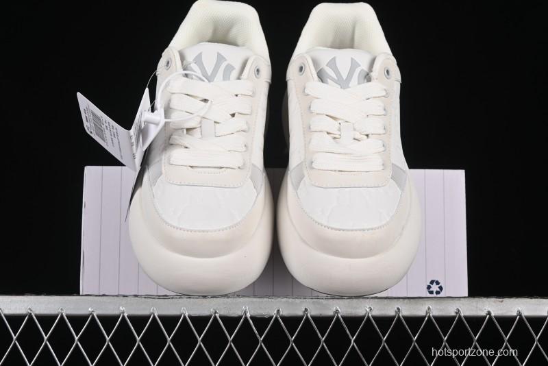 MLB Chunky Classic Base New York Yankees Lightweight Platform Casual Sneakers - 3ASXBMN4N50GRL