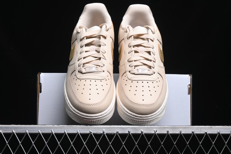 Nike Air Force 1 '07 Low Top Sneakers with Full-Grain Leather and Air Cushion - DQ7569-102