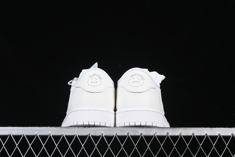 Nike Travis Scott x Air Jordan Low OG SP AJ1 Retro Sneakers in Pure White - TD1228-111