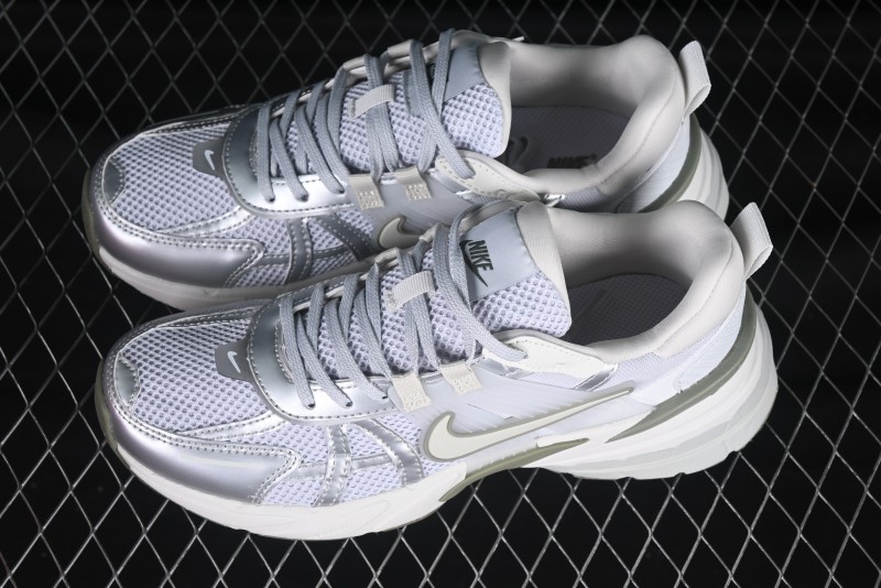 Nike Runtekk Run Retro Low-Top Running Shoes with Cushlon Foam Midsole and Anti-Slip Design - FD0736-006