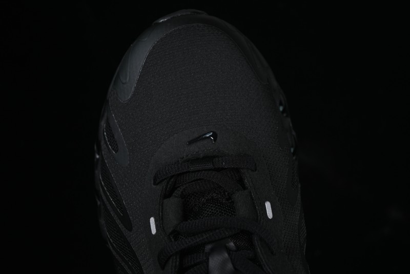 Nike Air Max Dn8 Running Shoes with Dynamic Air Cushion Technology - FQ7860-008