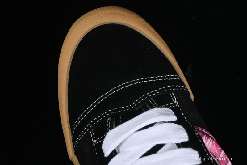 Vans Classics Knu Skool Vulcanized Skate Shoes in Black & Pink - VN0014QC0BV