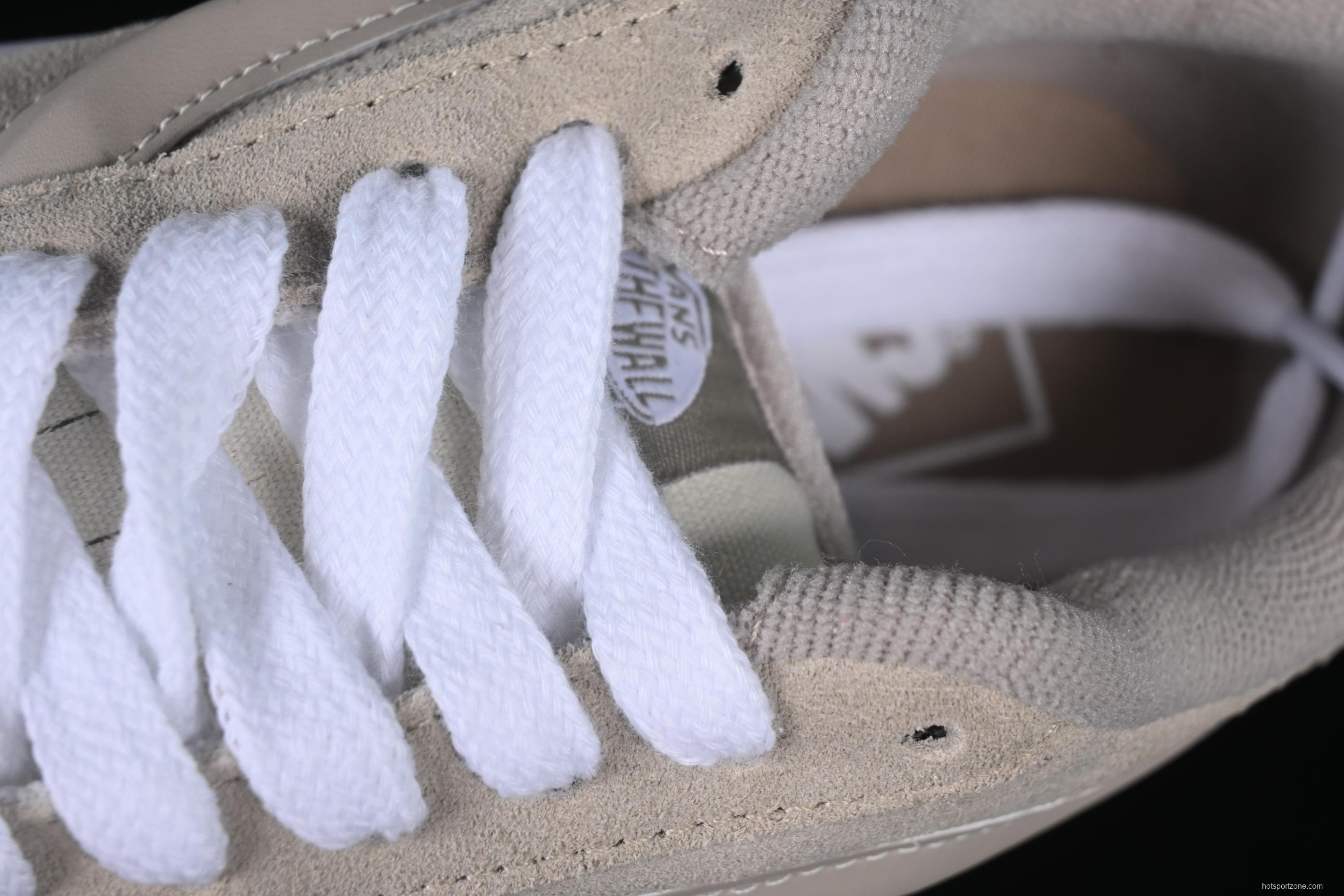 Vans Knu Skool Low-Top Retro Chunky Sneakers - VN000D220VW