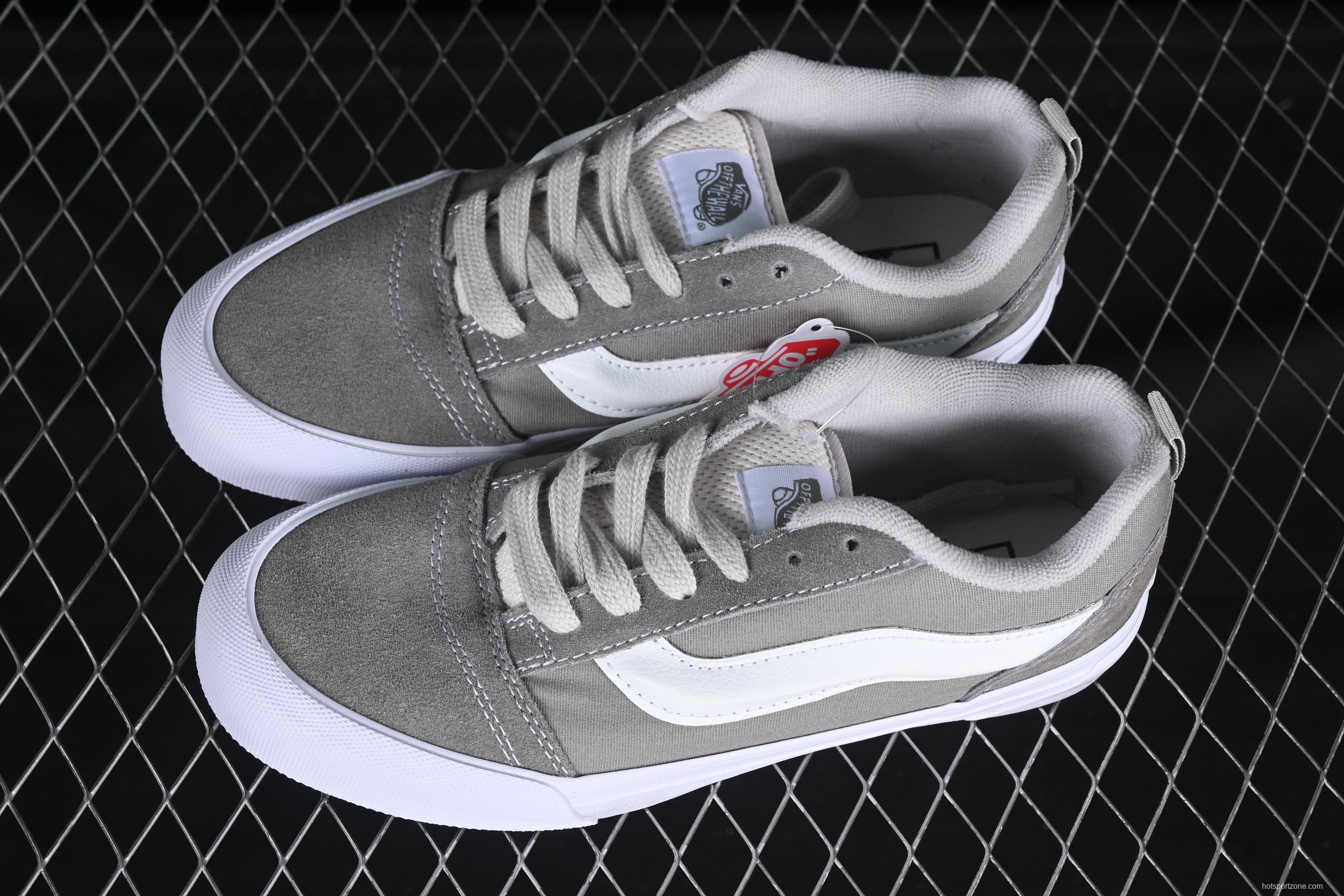 Vans Knu Skool Low-Top Retro Chunky Sneakers - VN000CS0BGG