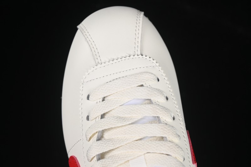 Nike Classic Cortez Leather Retro Running Shoes - DM4044-110