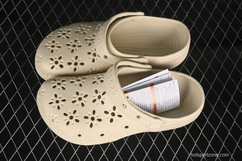 Crocs Classic Clog Two-Way Beach Sandals with Ventilation Holes - B.D4