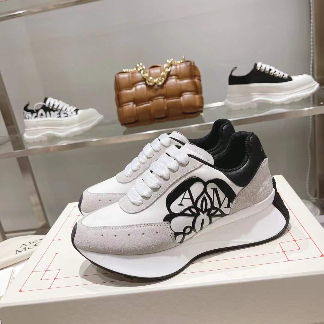 2024 Unisex Alexander McQueen White Black Leather Suede Sneakers Seal Logo MJ00370