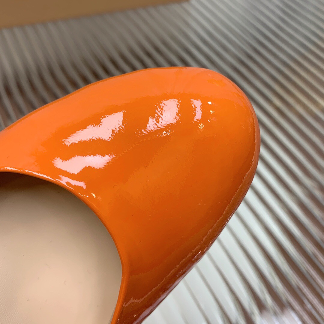 2025 Women Gianvito Rossi Orange Patent Leather Platform Sandals KFY00340