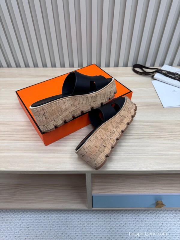 2025 Women Hermès Black Leather Wedge Sandals KFY00280