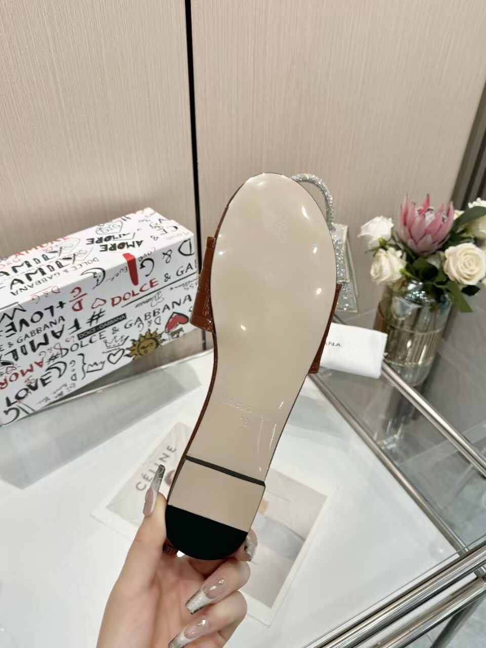 2025 Women Dolce & Gabbana Brown Leather Slippers LY00190