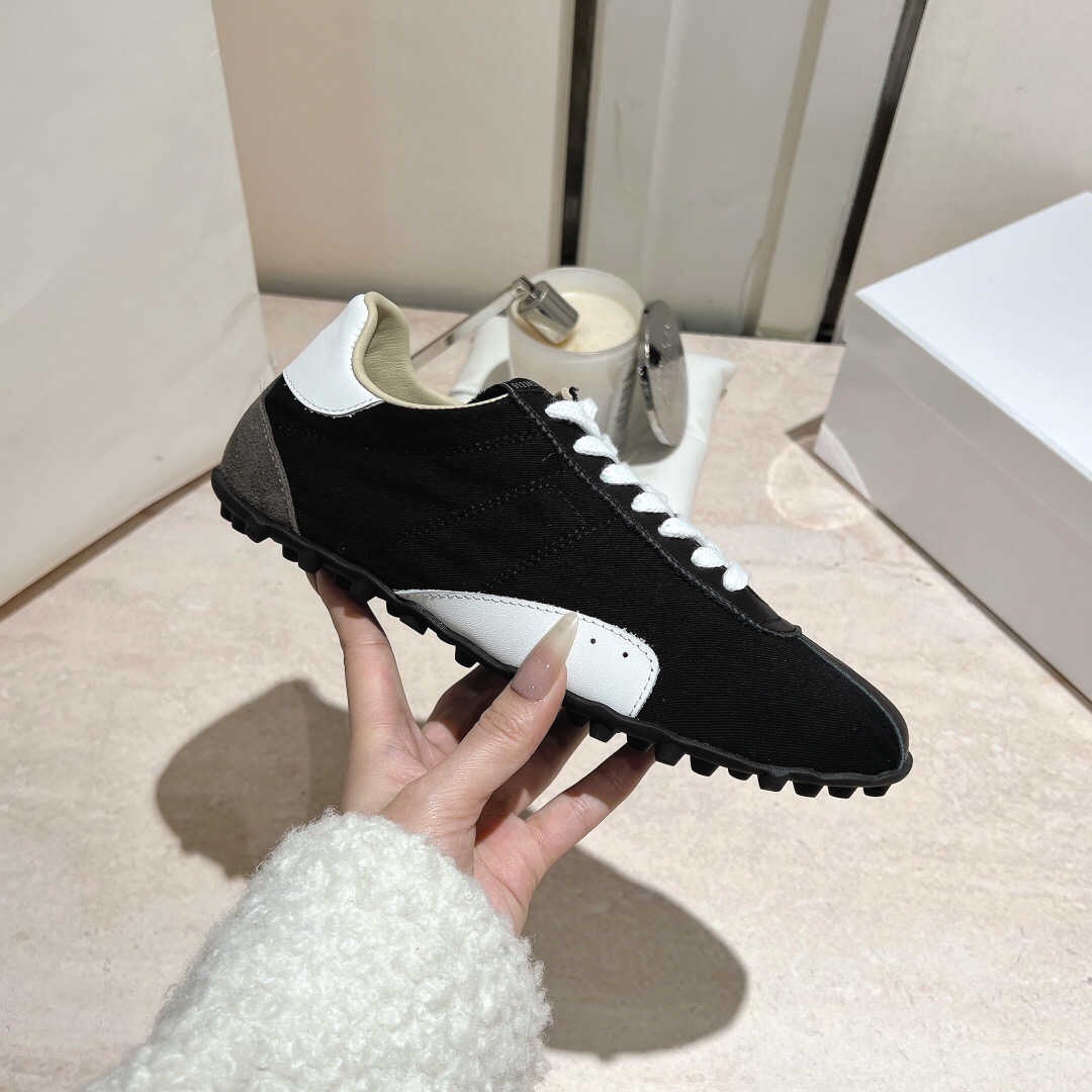 2025 Unisex MM6 Maison Margiela Black White Leather Canvas Sneakers