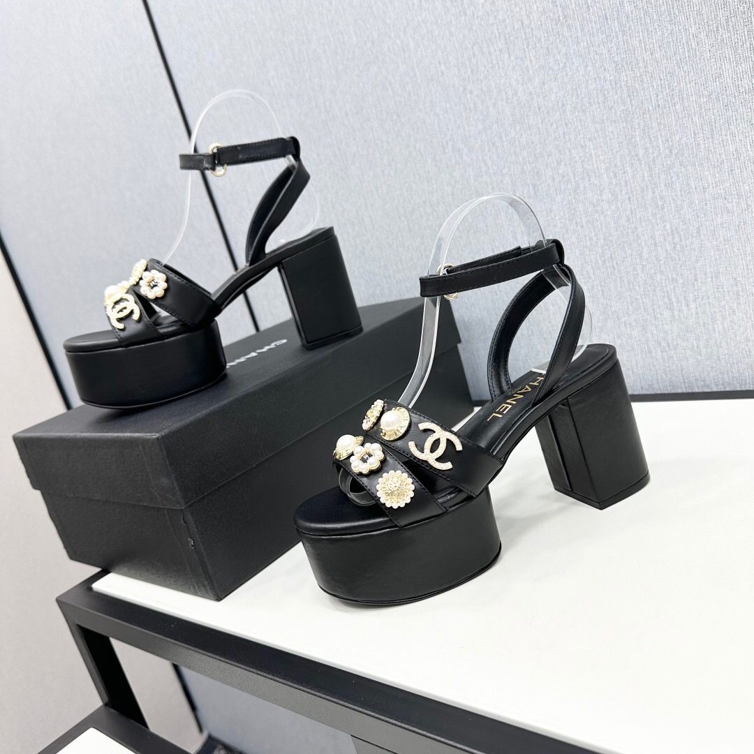 2025 Women Chanel Black Leather Platform Sandals CC Logo KFY00310