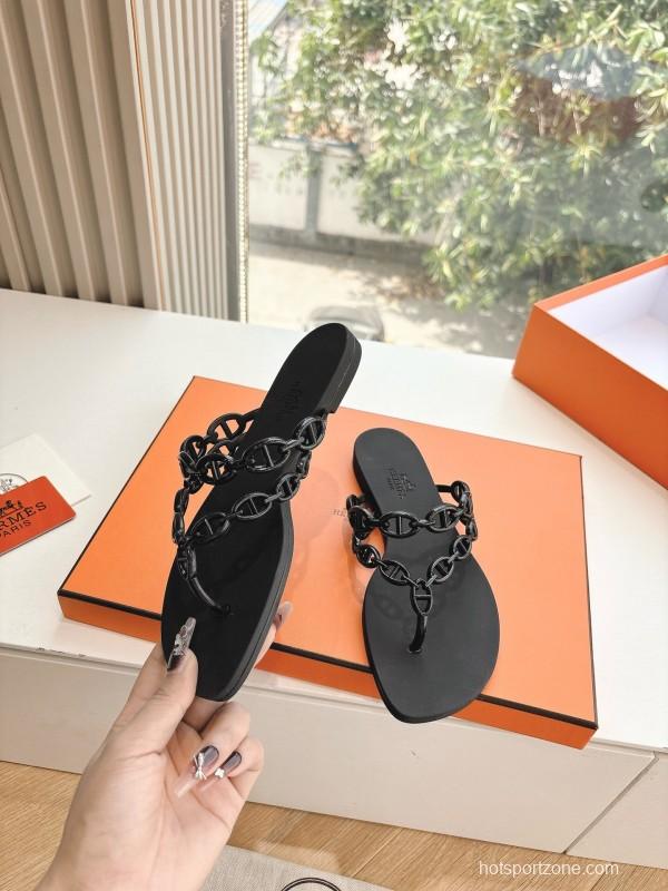 2025 Women Hermès Black Leather Chain Strap Flip Flop Sandals LY00360(F)