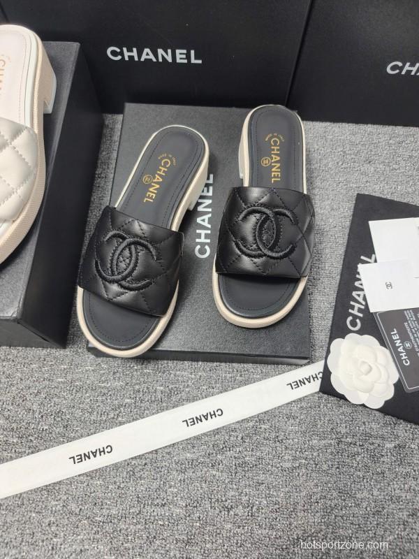 2025 Slippers Chanel Black Leather Slippers