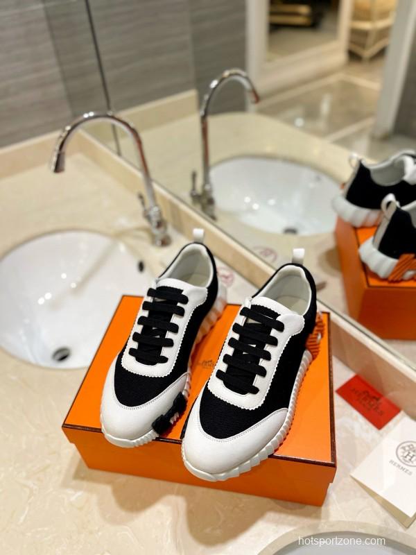 2024 Unisex Hermès Black White Imported Glossy Lambskin Water-repellent Fabric Casual Sneakers MJ00320