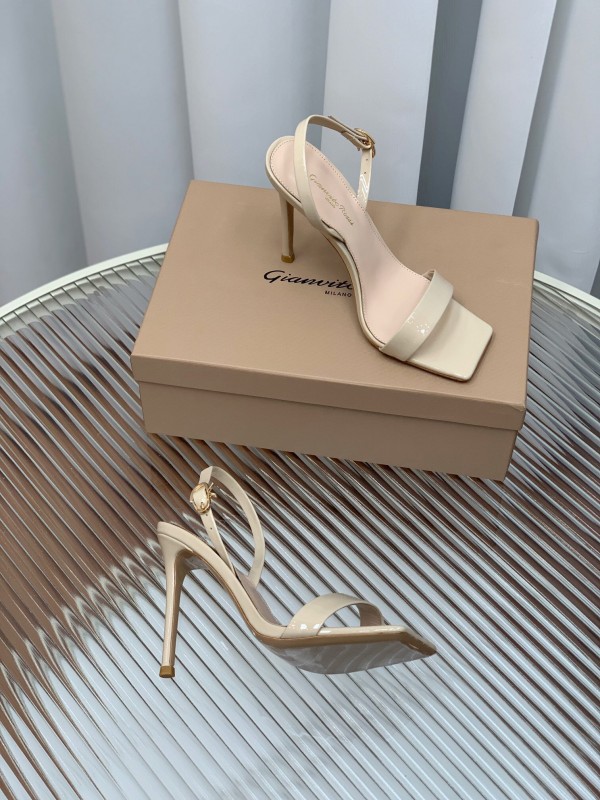 2025 Women Gianvito Rossi Beige Patent Leather Sandals