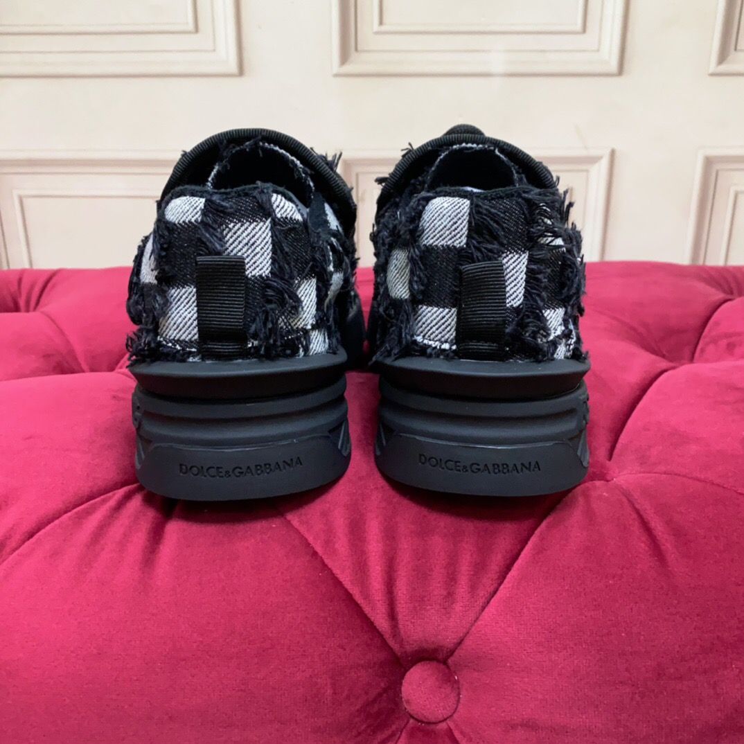 2025 Unisex Dolce & Gabbana Black White Fur Canvas Sneakers