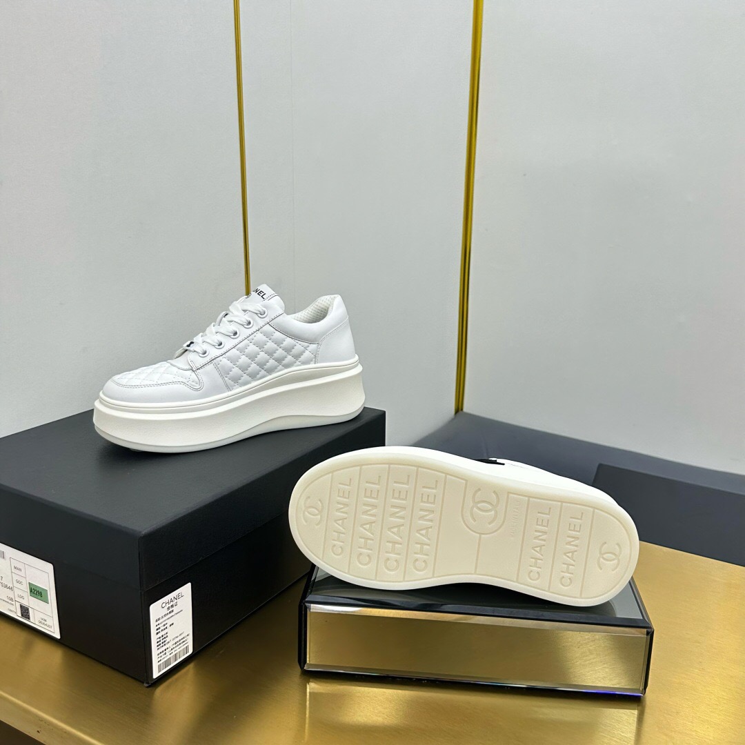 2025 Women Chanel White Leather Sneakers Thick Sole