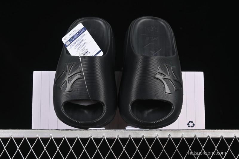 New York Yankees MLB Skipper Slide Summer Casual Sandals - 3ALPS015350BKS