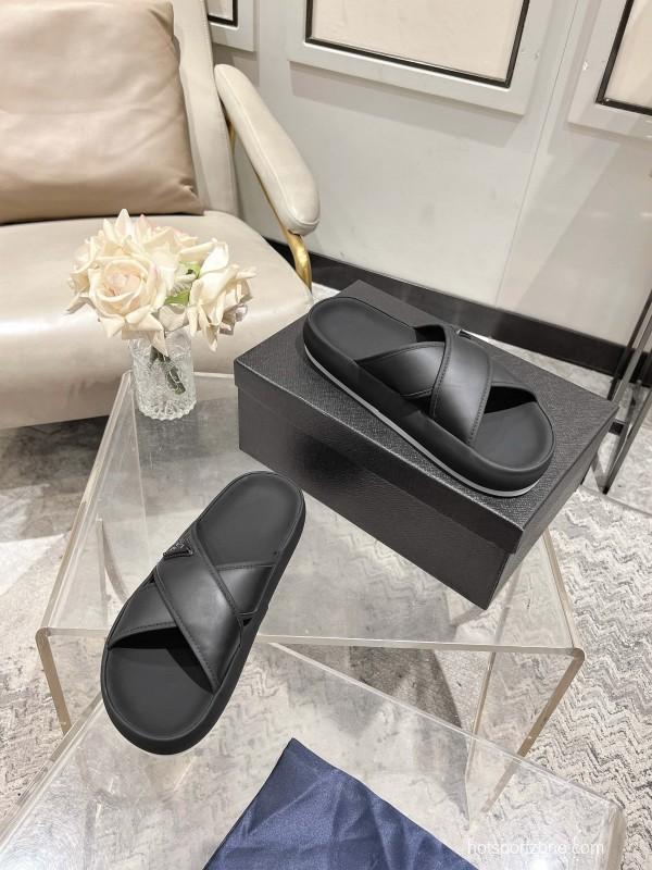 2025 Men Prada Black Leather Sandals KFY00220