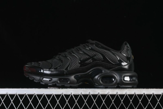 Nike Air Max Plus Retro Running Shoes with Air Cushion Technology - 604133-050