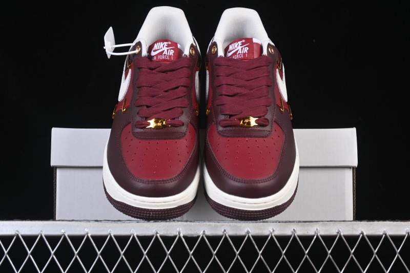 Nike Air Force 1'07 Low Casual Sneakers with Full-Length Air Cushion - IR0485-611