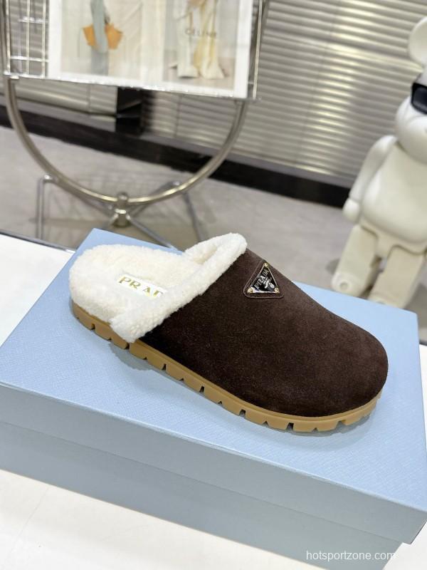 Prada Fall/Winter 2025 New Fur Mule Slippers Triangle Buckle Bread Head Half Slippers - KFY00270