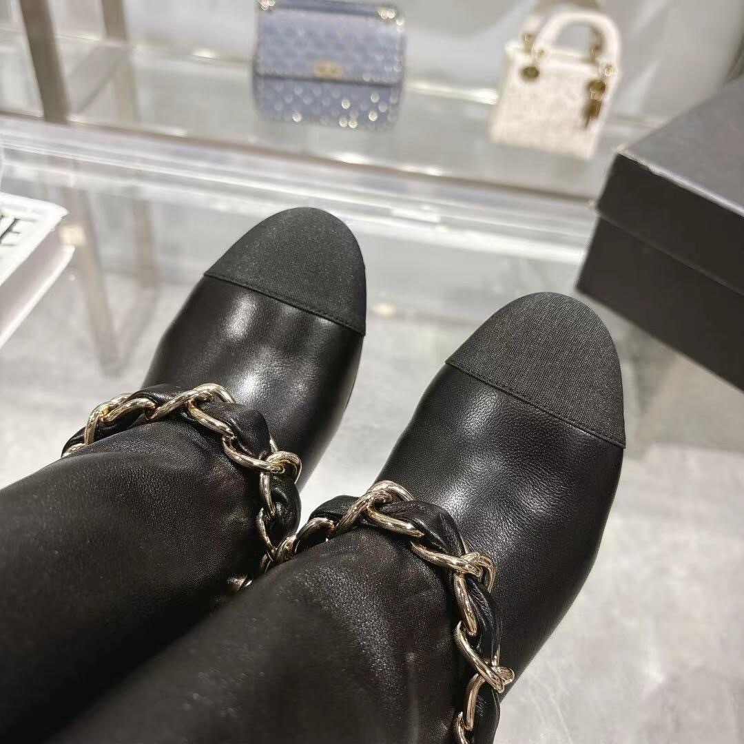 Chanel 2025/SS Chain Accent Block Heel Boots - LY00410