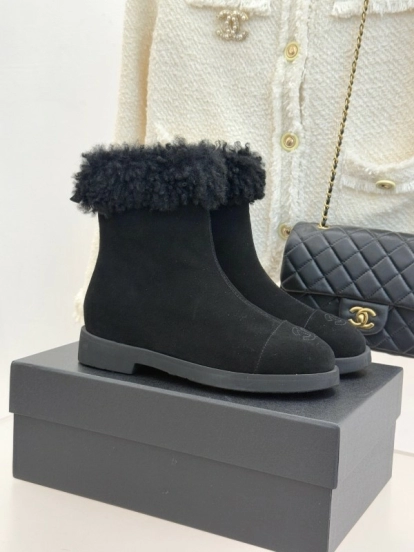 Chanel 25K Series Two-Tone CC Fur Snow Boots - KFY00300
