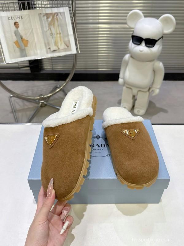 Prada Fall/Winter 2025 New Shearling Mule with Triangle Buckle Enclosed Toe - KFY00270