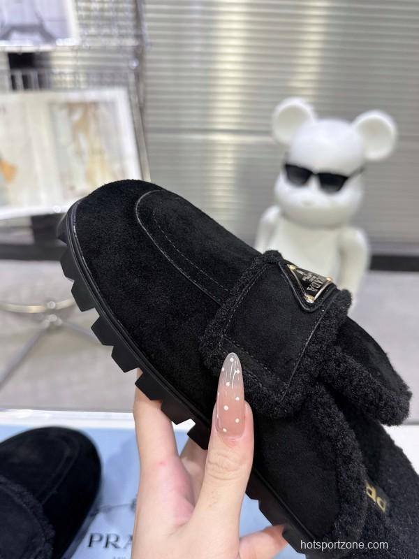 Prada Fall/Winter 2025 New Fur Mule Slippers Triangle Buckle Bread Head Semi-Slippers - KFY00270