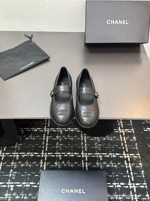 Chanel Quilted Slippers with Diamond Pattern Design - KFY00280