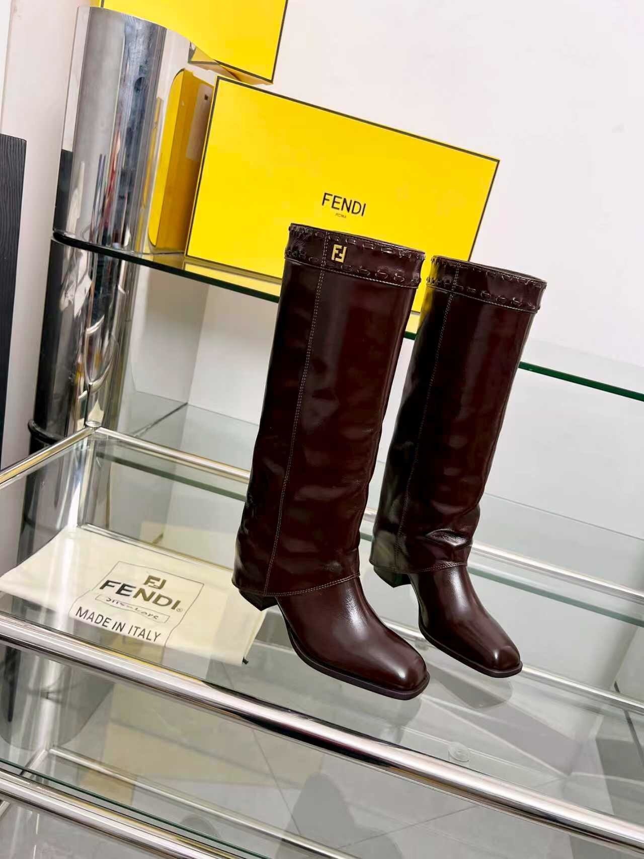 Fendi 2025 SS Wide Leg Boots with Block Heel - LY00510