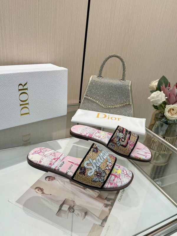 Dior 2025/SS Embroidered Monogram Slippers with Lambskin Lining - LY00200