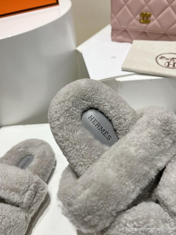 H Classic Love Tuo Er Jiu Full Wool Slippers with Slightly Curled Wool - LY00270