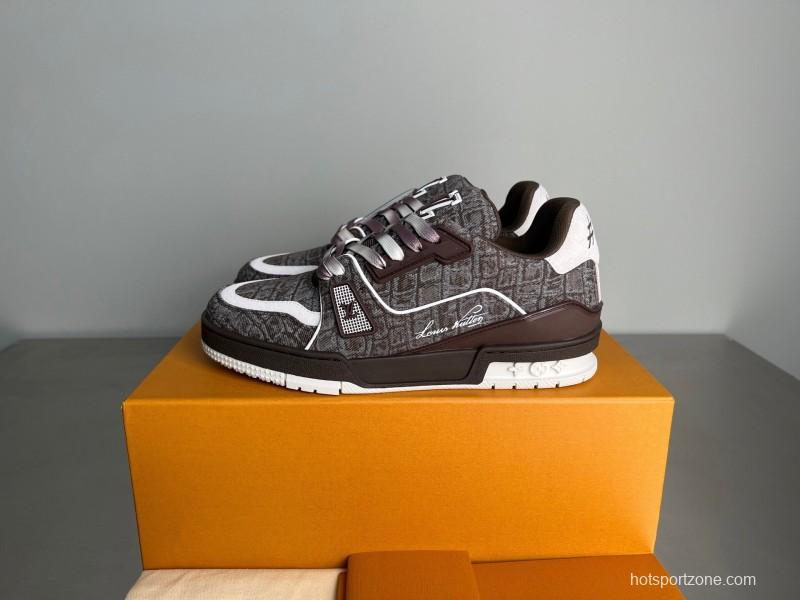 Louis Vuitton 2025 Spring/Summer Collection Luxury Sneakers with Signature Logo and Dual-Color TPU Outsole - YC