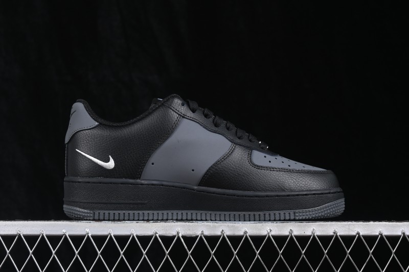 Nike Air Force 1 '07 Low Casual Skateboarding Shoes with Full-Length Air Cushion - IR1475-010
