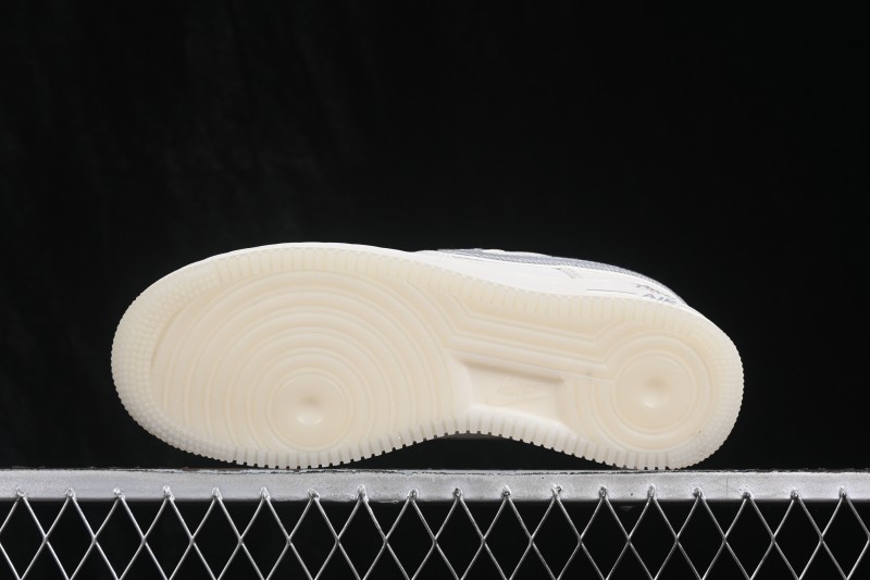 Nike Air Force 1 '07 Low Collaboration Skateboarding Shoes with Full-Length Air Cushion - DN9688-106