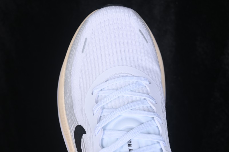 Nike Journey Run Cushioned Low-Top Running Shoes for Men - CN5658-100