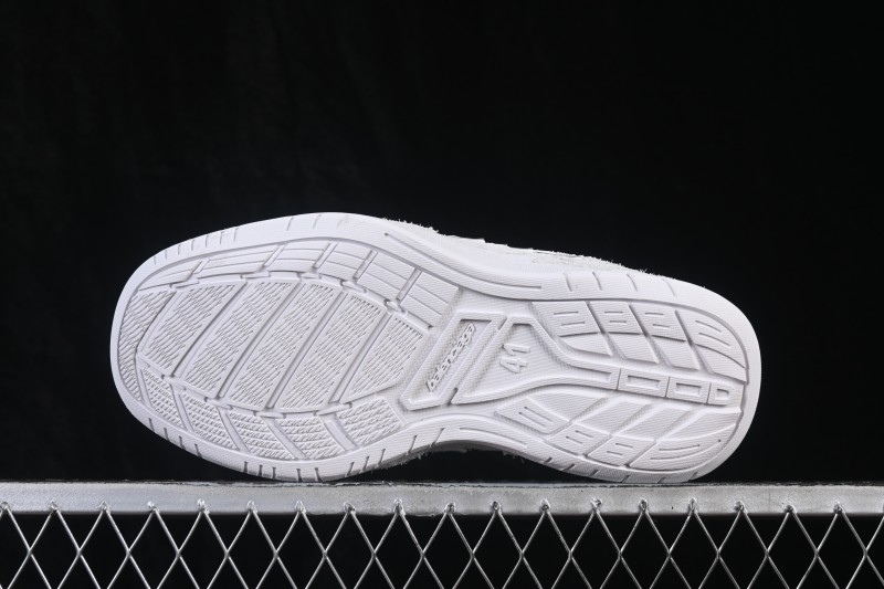 Balenciaga Hamptons Worn Out Retro Sneakers with Distressed Finish - WHPSU9910