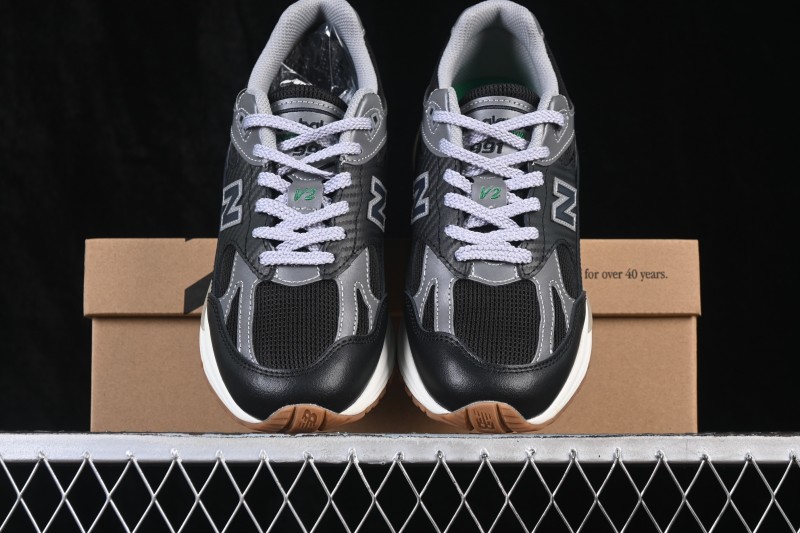 New Balance Made in USA M991 Series Classic Casual Running Sneakers with ABZORB Cushioning - U991UT2