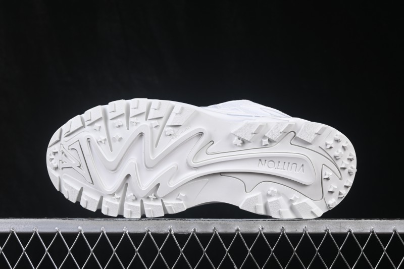 Louis Vuitton Tatic Runner Casual Running Shoes with Mesh and Tech Fabric Upper - Gray