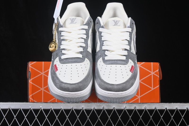 Nike Air Force 1 '07 Low Collaboration Skateboarding Shoes with Full-Length Air Sole - WY0655-120